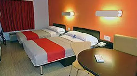 Motel 6 Santa Barbara-State | Kaliforniya - Santa Barbara (ve civarı) - Santa Barbara