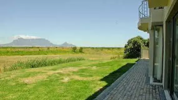 Castellon Boutique Guesthouse | Western Cape (il) - West Coast DC - Drakenstein - Cape Town (ve civarı) - Cape Town - Tableview