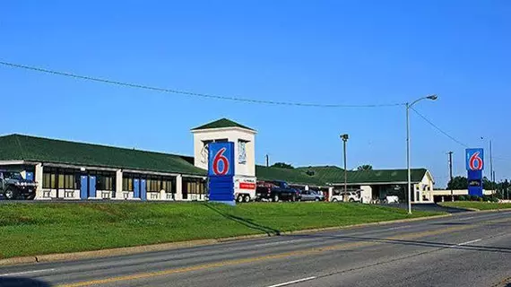 Motel 6 Sallisaw | Oklahoma - Sallisaw (ve civarı) - Sallisaw