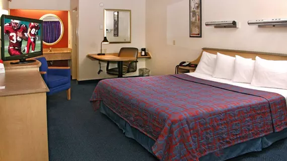 Red Roof Inn Greenville | Güney Karolayna - Greenville - Spartanburg (ve civarı) - Greenville