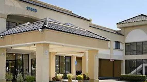 Days Inn & Suites Artesia | Kaliforniya - Los Angeles County - Artesia