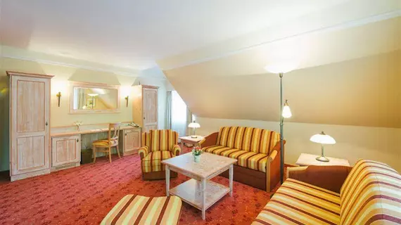 Hotel Landhaus Höpen | Aşağı Saksonya - Schneverdingen