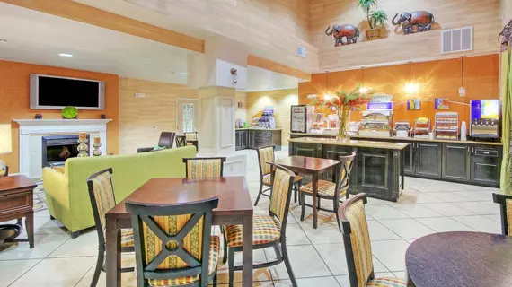 Holiday Inn Express and Suites - Tucumcari | New Mexico - Tucumcari