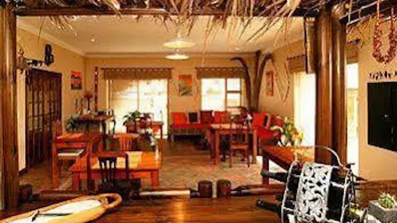 Afro-Chic Guest House | Western Cape (il) - West Coast DC - Drakenstein - Cape Town (ve civarı) - Cape Town - Parklands