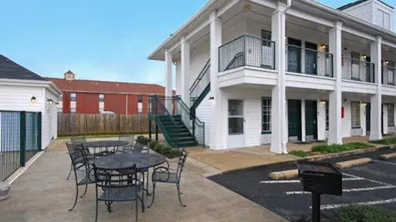 Quality Inn Decatur | Alabama - Huntsville (ve civarı) - Decatur