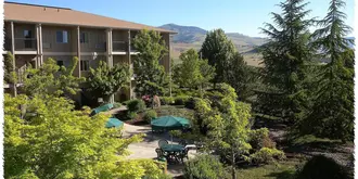 Ashland Hills Hotel & Suites