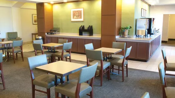 La Quinta Inn & Suites New Haven | Connecticut - New Haven (ve civarı) - New Haven - Uzun İskele