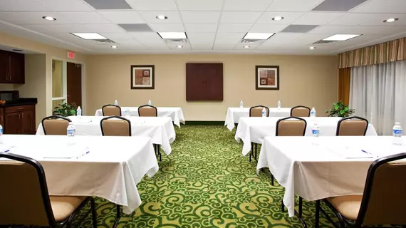 Holiday Inn Express Hotel & Suites Portland | Indiana - Muncie (ve civarı) - Portland