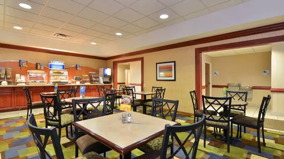 Holiday Inn Express Campbellsville | Kentucky - Campbellsville (ve civarı) - Campbellsville