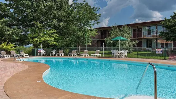 Red Lion Inn & Suites Branson | Missouri - Branson (ve civarı) - Branson - Branson Theater District