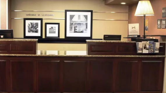 Hampton Inn Kuttawa | Kentucky - Paducah (ve civarı) - Kuttawa