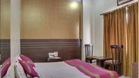 OYO Rooms, Cyber Park | Haryana - Gurugram (ve civarı) - Gurugram