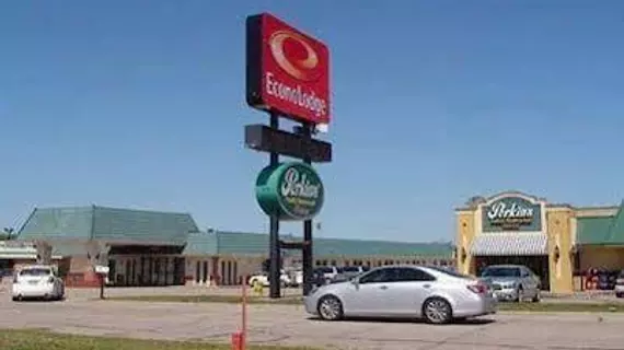 Econo Lodge McPherson | Kansas - Salina (ve civarı) - McPherson