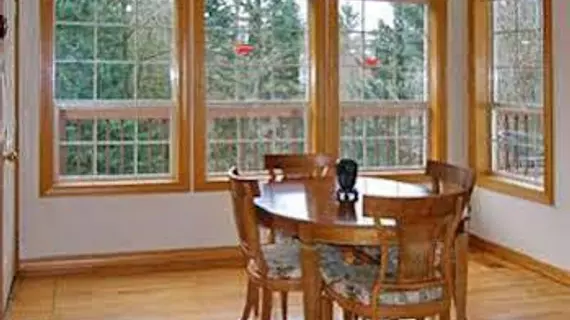 Mt. Scott Manor Bed and Breakfast | Oregon - Portland (ve civarı) - Happy Vadisi