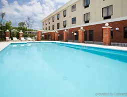 Holiday Inn Express Hotel & Suites Greensboro-East | Kuzey Karolayna - Greensboro (ve civarı) - Greensboro