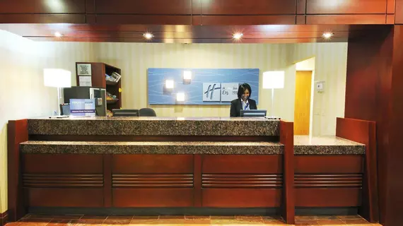 Holiday Inn Express Brampton | Ontario - Toronto (ve civarı) - Brampton - Airport Road Ticaret Bölgesi