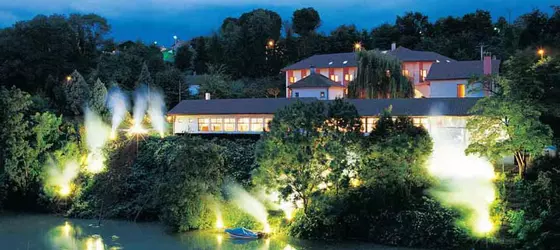 Best Western Auberge de Jons | Auvergne-Rhone-Alpes - Rhone (bölge) - Lyon (ve çevresi) - Jons