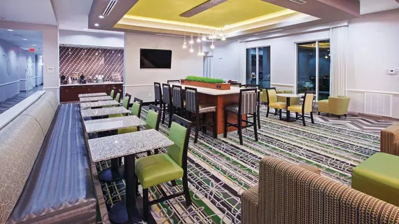 La Quinta Inn & Suites Houston NW Beltway 8/ West RD | Teksas - Houston (ve civarı) - Houston