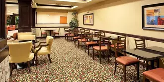 Holiday Inn Express Hotel & Suites Lincoln-Roseville Area