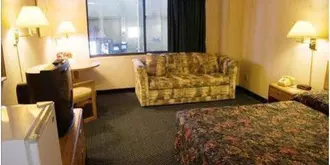 Katahdin Inn & Suites