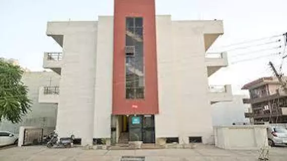 OYO Rooms Galleria | Haryana - Gurugram (ve civarı) - Gurugram