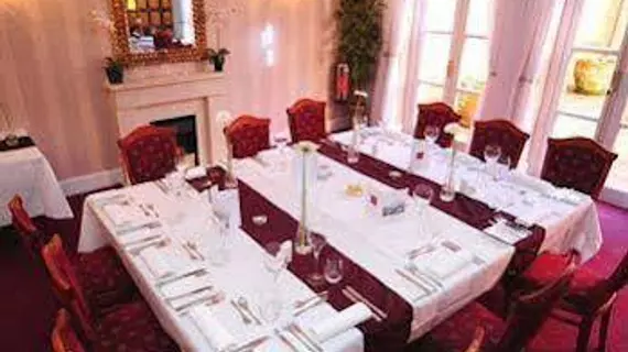 Glen-Yr-Afon House Hotel | Galler - Monmouthshire - Cardiff (ve civarı) - Usk