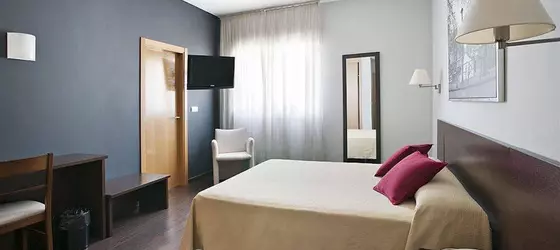 Hostal T4 | Madrid Özerk Topluluğu - Madrid (ve civarı) - Paracuellos de Jarama