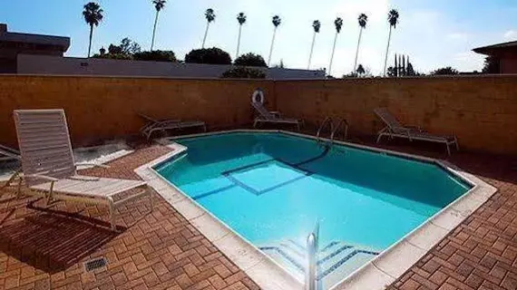 Comfort Inn Near Pasadena Civic Auditorium | Kaliforniya - Los Angeles County - San Gabriel Valley