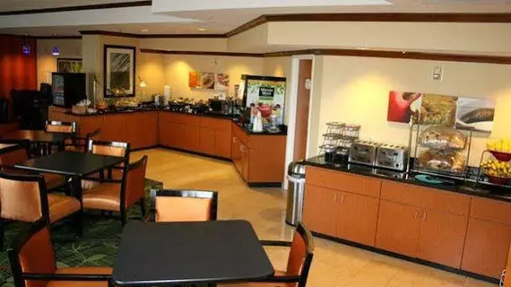 Fairfield Inn & Suites Orlando Near Universal Orlando Resort | Florida - Orlando (ve civarı) - Orlando