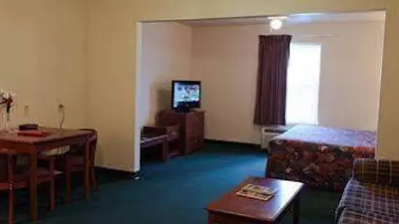 CandleLight Inn & Suites | Oklahoma - McAlester (ve civarı) - Savanna