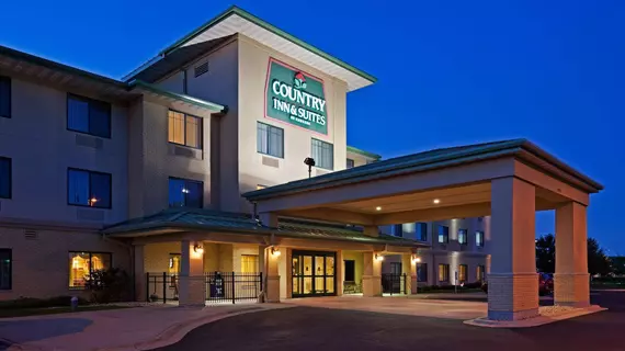 Country Inn and Suites Madison West | Wisconsin - Madison (ve civarı) - Middleton