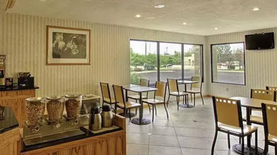 Quality Inn & Suites Shelbyville | Indiana - Indianapolis (ve civarı) - Shelbyville