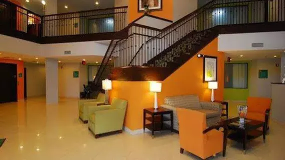 Quality Suites Sulphur | Louisiana - Lake Charles (ve civarı) - Sulphur