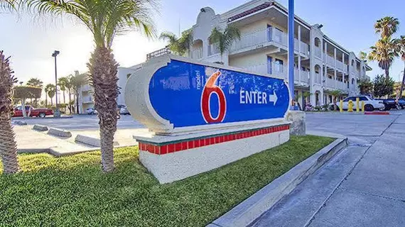 Motel 6 Oceanside | Kaliforniya - San Diego County - Oceanside