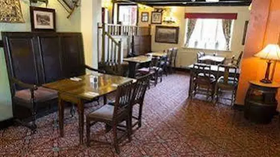 High Corner Inn | Hampshire (kontluk) - Ringwood