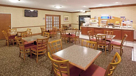 Holiday Inn Express & Suites - Muncie | Indiana - Muncie (ve civarı) - Muncie