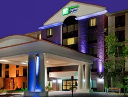 Holiday Inn Express & Suites Chesapeake