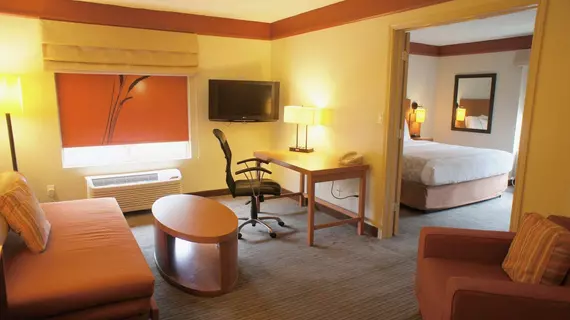 La Quinta Inn & Suites Memphis Primacy Parkway | Tennessee - Memphis (ve civarı) - Memphis - White İstasyonu