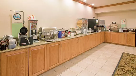 Country Inn & Suites by Radisson St. Peters | Missouri - St. Louis (ve civarı) - St. Peters