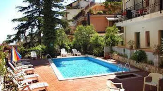 Hotel Soleado | Sicilya - Messina (vilayet) - Taormina Sahili - Taormina