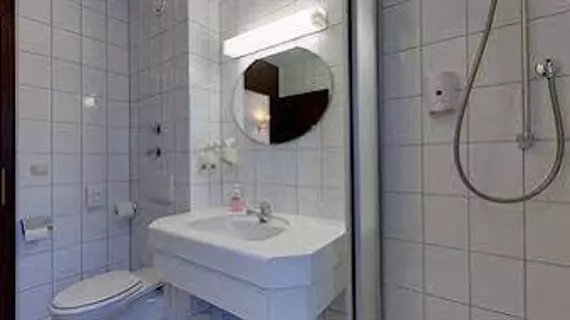 Hotel Astoria am Urachplatz | Baden-Wuerttemberg - Rems-Murr-Kreis - Stuttgart (ve civarı) - Stuttgart - Ostheim