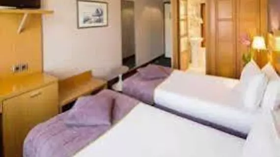 Quality Hotel Christina | Occitanie - Hautes-Pyrenees - Lourdes - Tarbes (ve civarı) - Lourdes