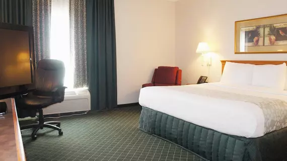 La Quinta Inn & Suites St. Louis Westport | Missouri - St. Louis (ve civarı) - Maryland Heights