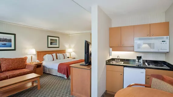 Holiday Inn North Vancouver | Britanya Kolombiyası - Vancouver (ve civarı) - North Vancouver Bölgesi