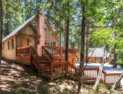 Knotty Pines Cabins | Kaliforniya - Shaver Gölü - Dora Belle