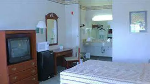 Guesthouse Inn and Suites | Kaliforniya - Los Angeles County - Pico Rivera