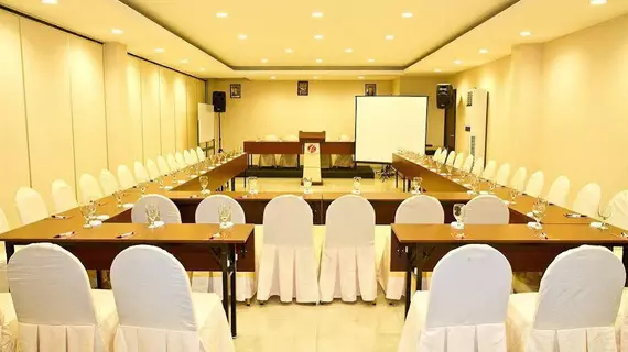 Grand Celino Hotel | Makassar