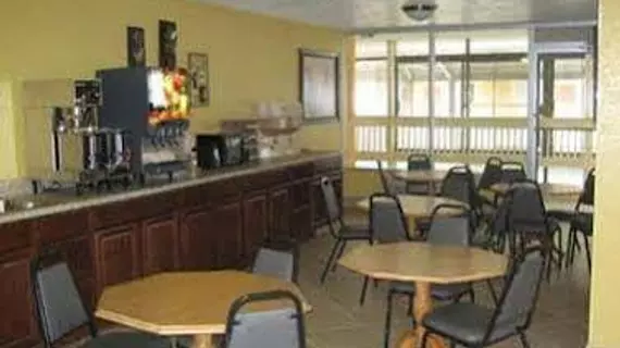 Days Inn & Suites Downtown Gatlinburg Parkway | Tennessee - Gatlinburg - Pigeon Forge (ve civarı) - Gatlinburg