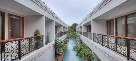 Seminyak Lagoon All Suites Hotel | Bali - Badung - Günbatımı Yolu