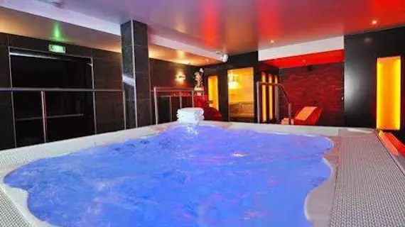 Hotel Athena Spa | Grand Est - Bas-Rhin (bölge) - Strasbourg (ve civarı) - Strazburg - Hautepierre